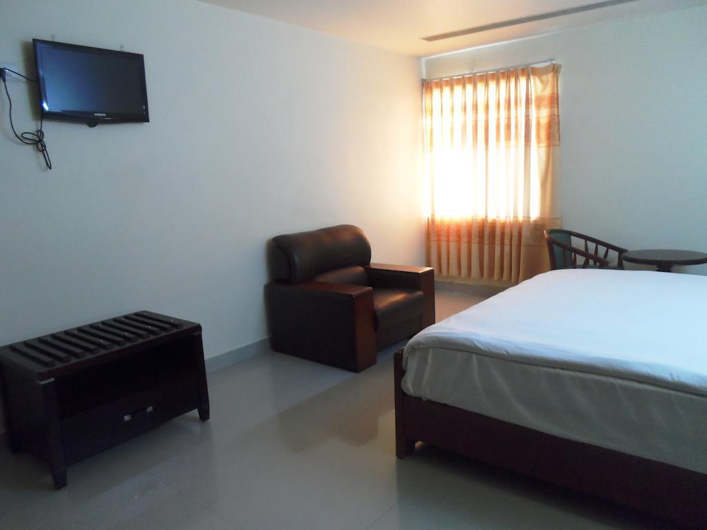 Psr Hotel Tirupati Buitenkant foto