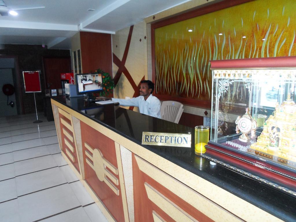 Psr Hotel Tirupati Buitenkant foto