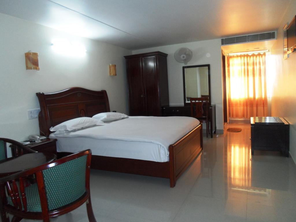 Psr Hotel Tirupati Buitenkant foto