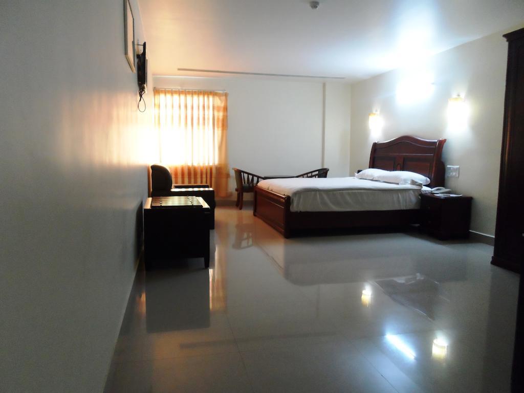 Psr Hotel Tirupati Buitenkant foto