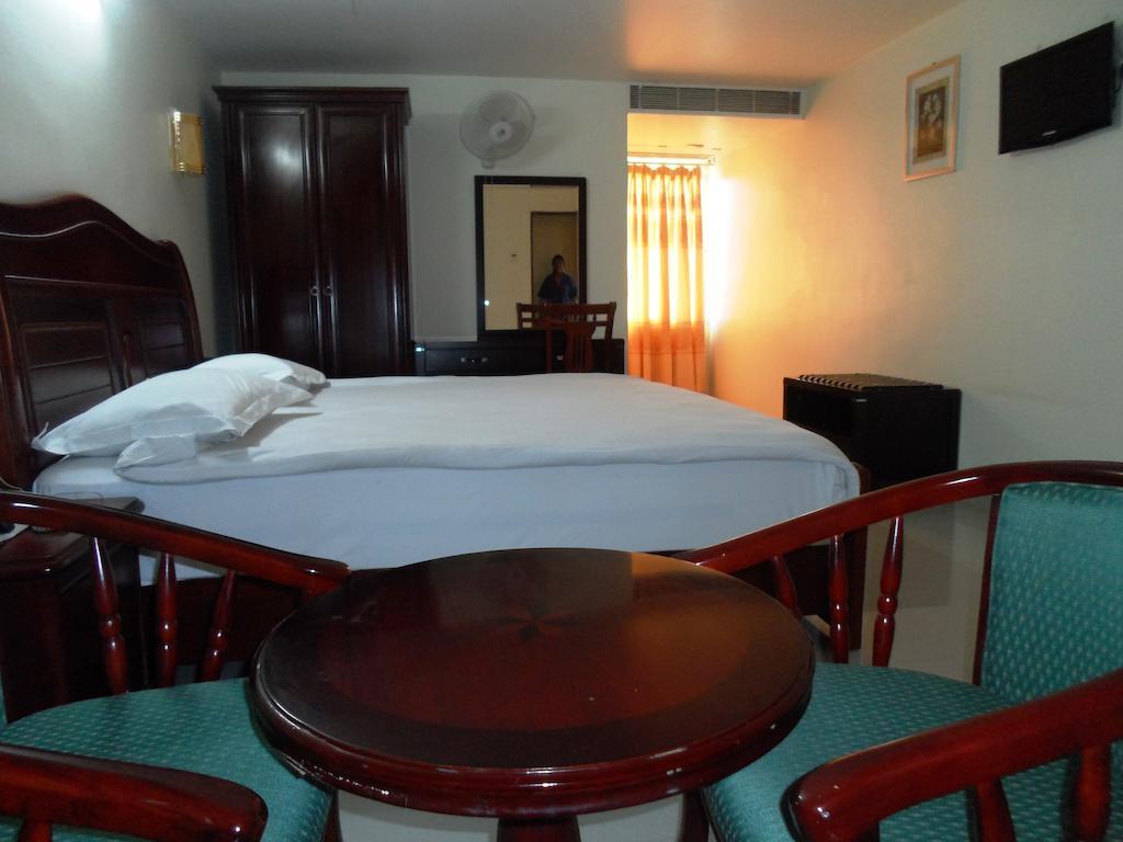 Psr Hotel Tirupati Buitenkant foto